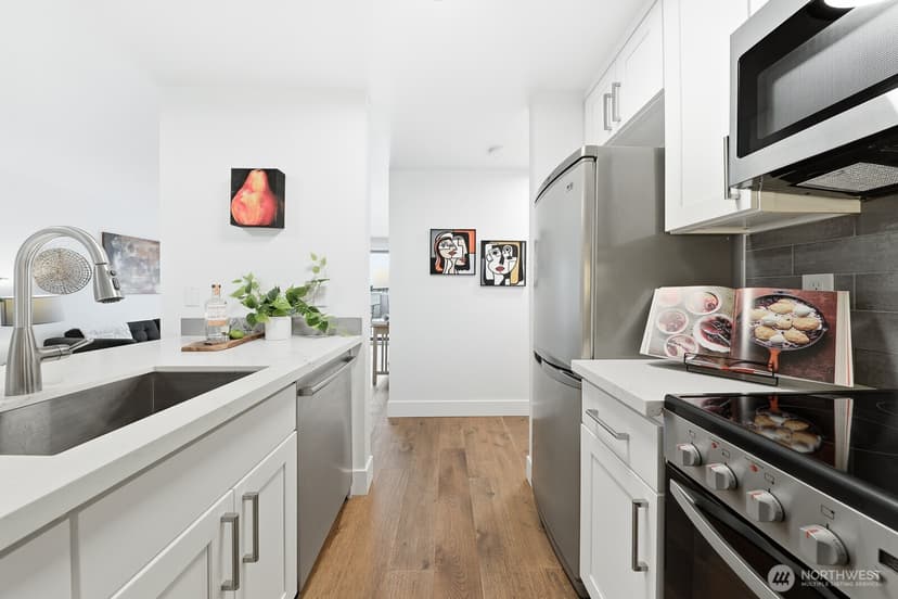 Property photo for 3401 Wallingford Avenue N #408, Seattle photo 6