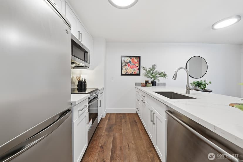 Property photo for 3401 Wallingford Avenue N #408, Seattle photo 5