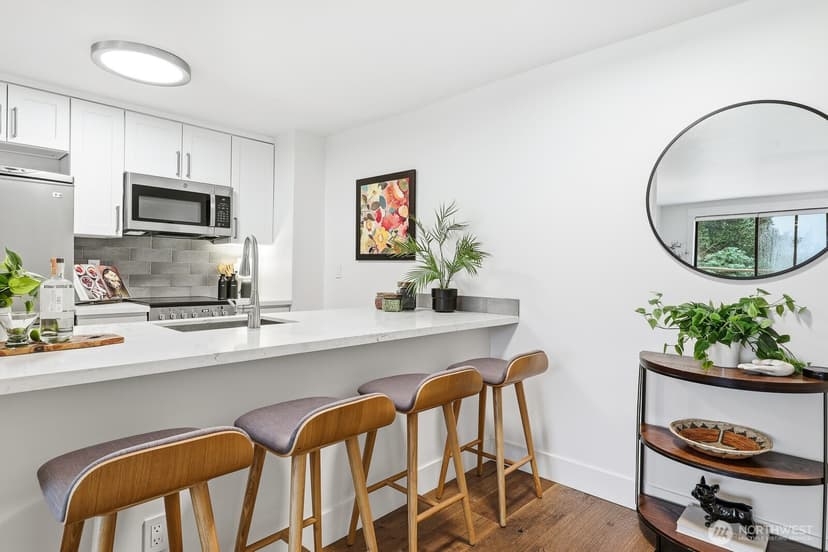 Property photo for 3401 Wallingford Avenue N #408, Seattle photo 4