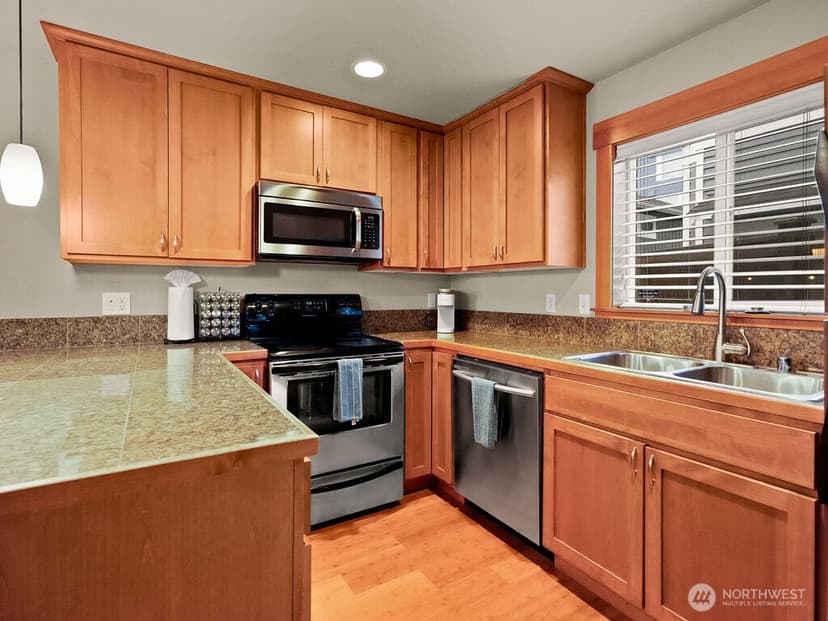 Property photo for 2025 S Main Street #B, Seattle photo 6