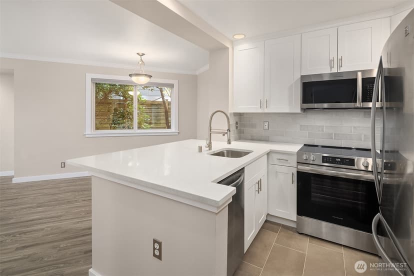 Property photo for 1511 14th Avenue S #103, Seattle photo 17