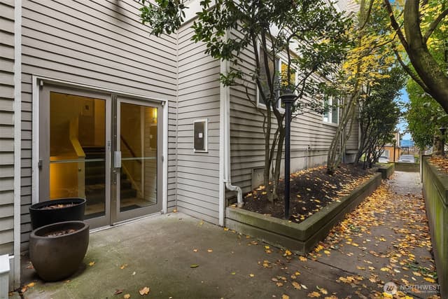 Property photo for 1511 14th Avenue S #103, Seattle photo 3