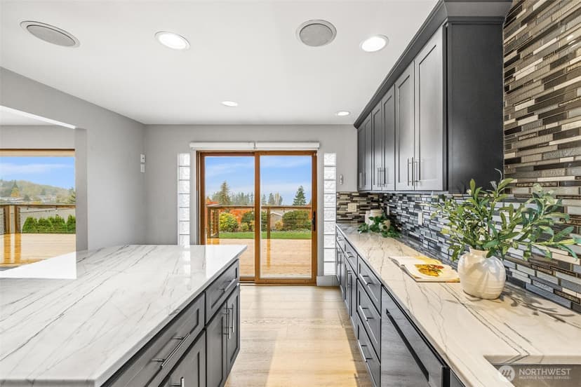 Property photo for 1224 S Sunset Drive, Tacoma photo 13
