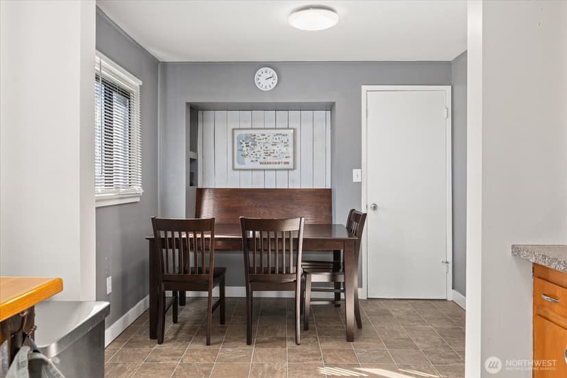 Property photo for 10019 Interlake Avenue N, Seattle photo 14