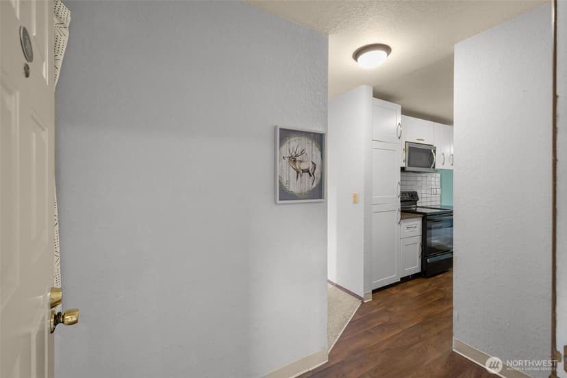 Property photo for 9512 1st Avenue NE #301, Seattle photo 6