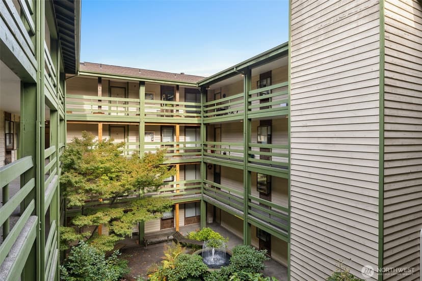 Property photo for 9512 1st Avenue NE #301, Seattle photo 3