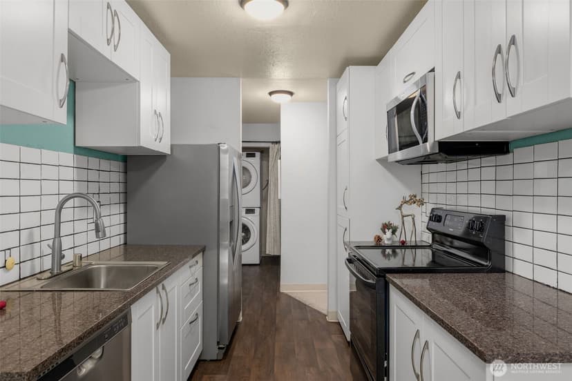 Property photo for 9512 1st Avenue NE #301, Seattle photo 15