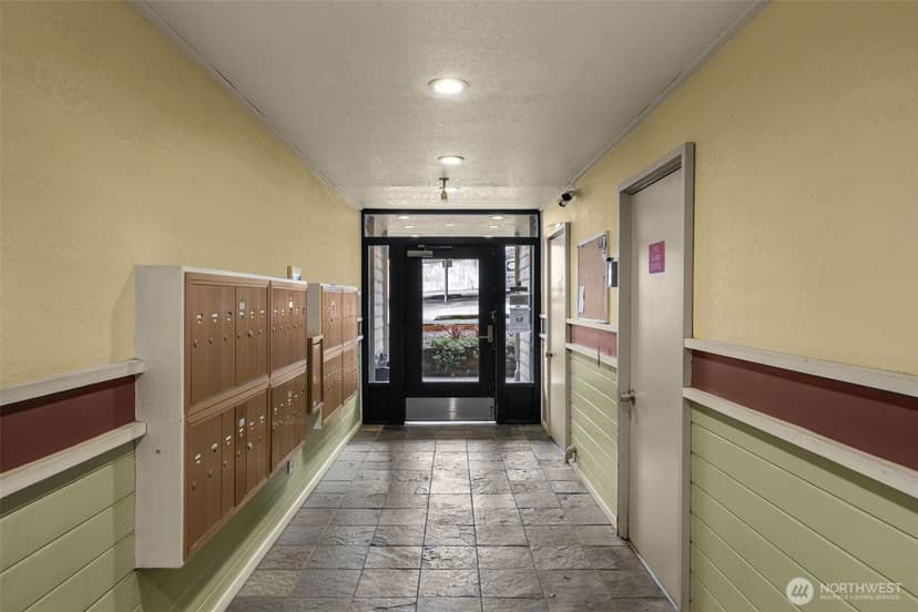 Property photo for 9512 1st Avenue NE #301, Seattle photo 28