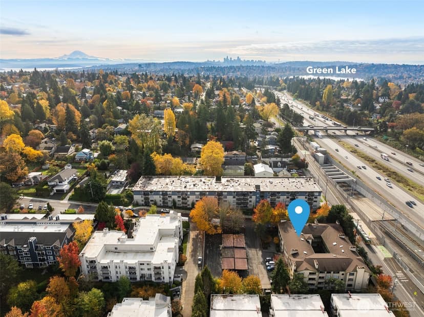 Property photo for 9512 1st Avenue NE #301, Seattle photo 2