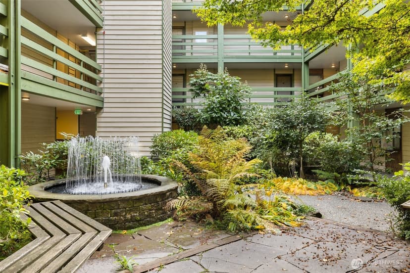 Property photo for 9512 1st Avenue NE #301, Seattle photo 26