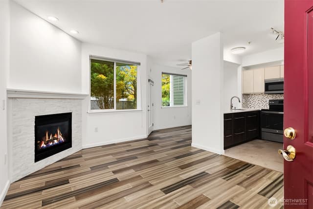 Property photo for 13000 Admiralty Way #L104, Everett photo 3