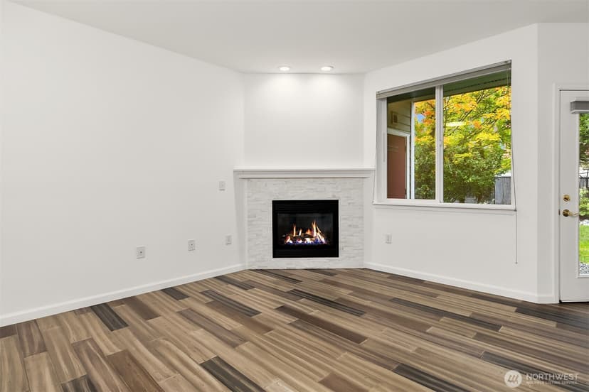 Property photo for 13000 Admiralty Way #L104, Everett photo 4
