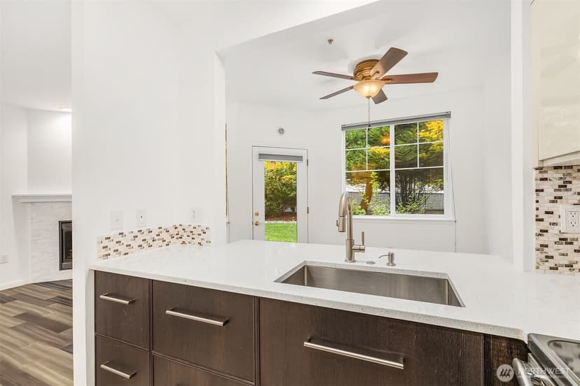 Property photo for 13000 Admiralty Way #L104, Everett photo 11