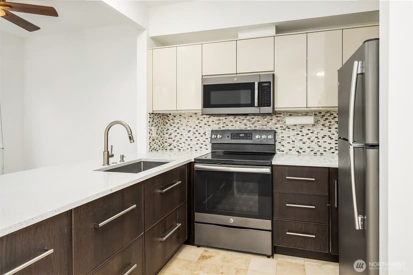 Property photo for 13000 Admiralty Way #L104, Everett photo 10