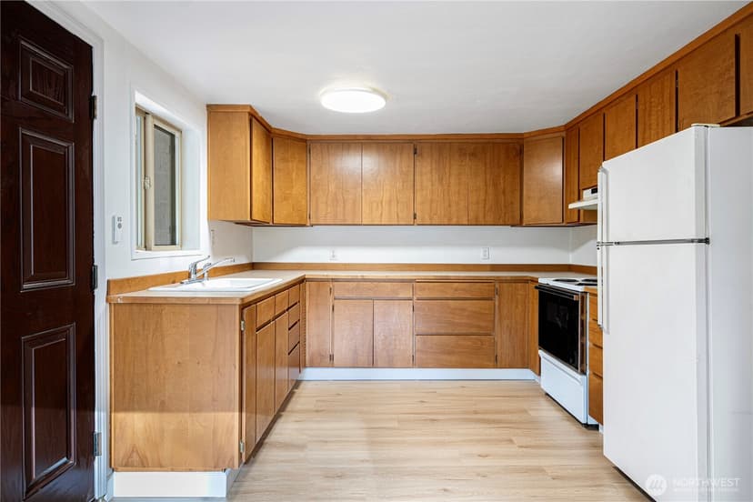 Property photo for 22504 Dorre Don Way SE, Maple Valley photo 11