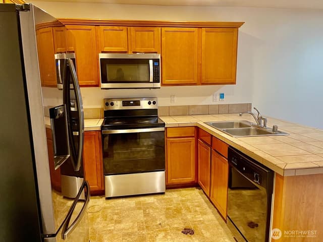 Property photo for 6827 41st Street E, Fife photo 5