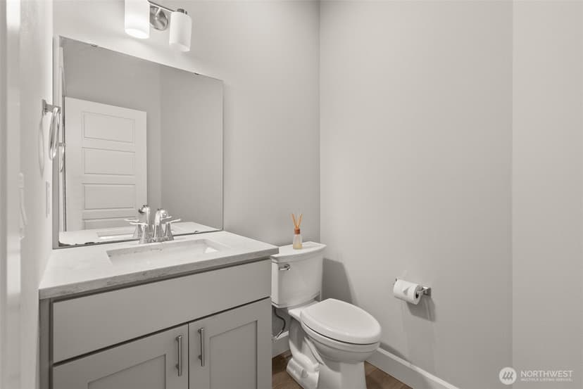 Property photo for 10924 SE 218th Place, Kent photo 12