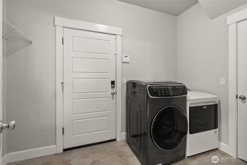 Property photo for 10924 SE 218th Place, Kent photo 13