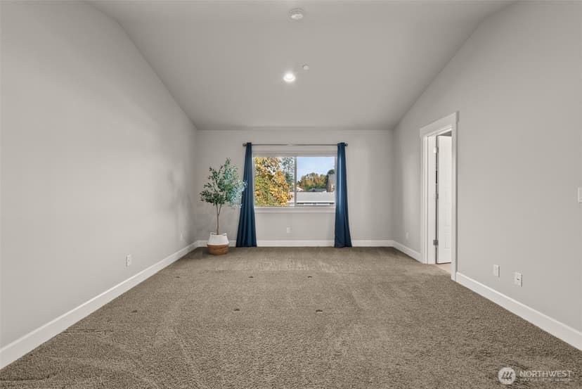 Property photo for 10924 SE 218th Place, Kent photo 16
