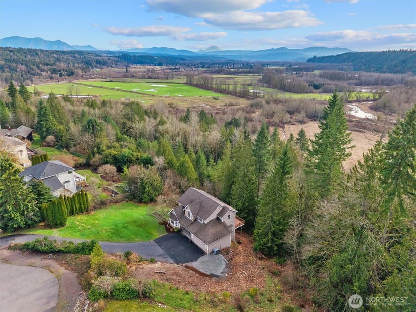 Property photo for 9329 318th Place NE, Carnation photo 3