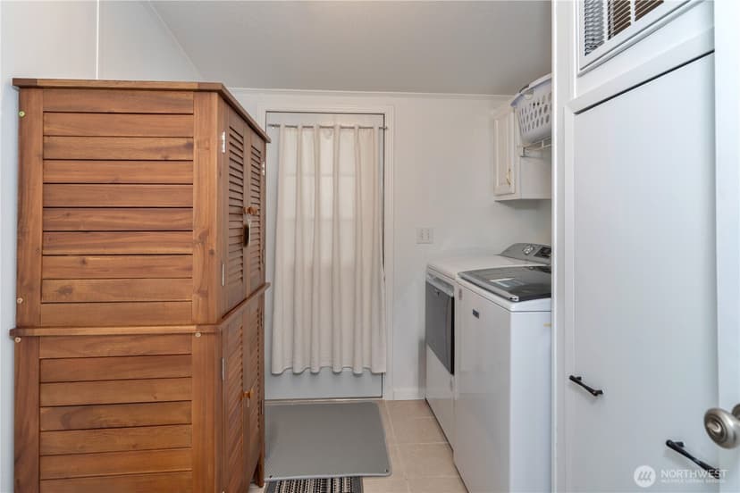 Property photo for 620 NE Saturn Lane, Bremerton photo 24