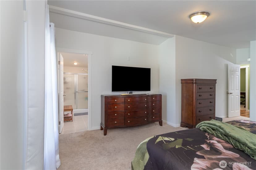 Property photo for 620 NE Saturn Lane, Bremerton photo 16