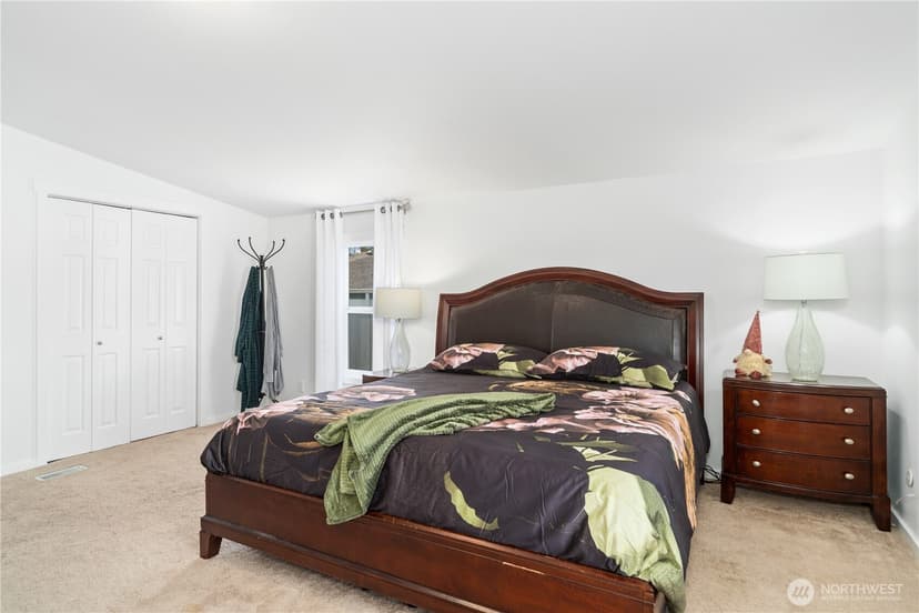 Property photo for 620 NE Saturn Lane, Bremerton photo 15