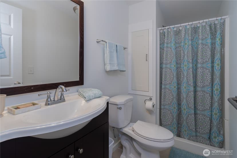 Property photo for 620 NE Saturn Lane, Bremerton photo 21
