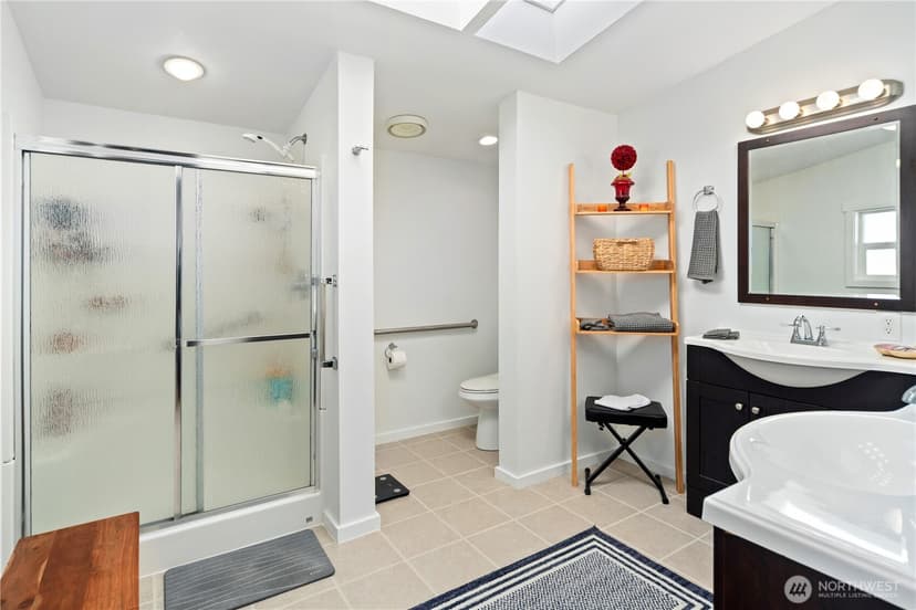 Property photo for 620 NE Saturn Lane, Bremerton photo 17