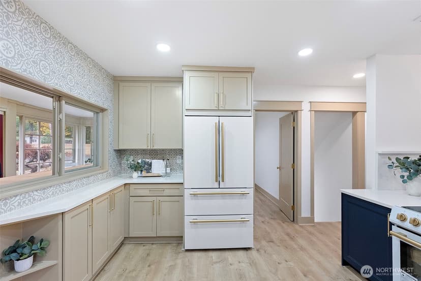 Property photo for 15802 34th Avenue E, Tacoma photo 5
