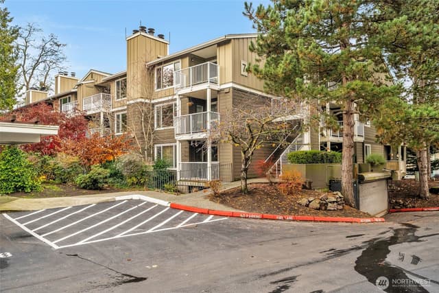 Property photo for 300 N 130th Street #7203, Seattle
