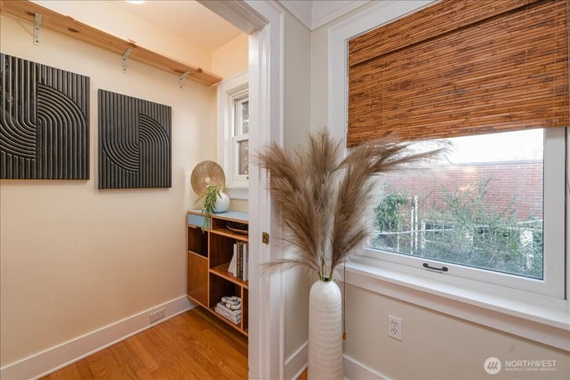Property photo for 525 16th Avenue E #403, Seattle photo 7