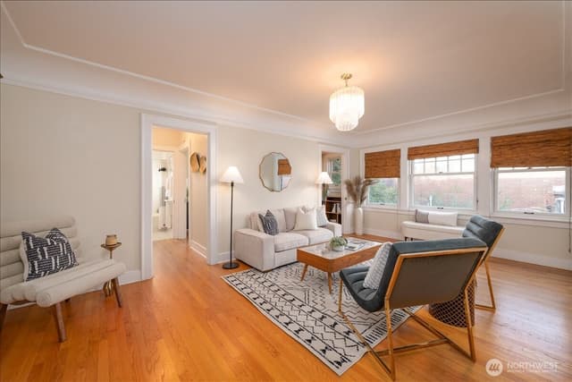 Property photo for 525 16th Avenue E #403, Seattle photo 5