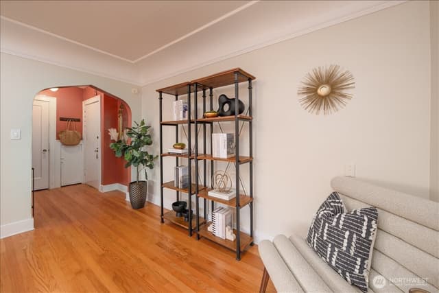 Property photo for 525 16th Avenue E #403, Seattle photo 3