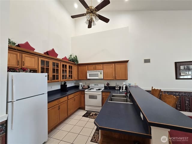 Property photo for 855 NW Ocean Shores Boulevard #201, Ocean Shores photo 4
