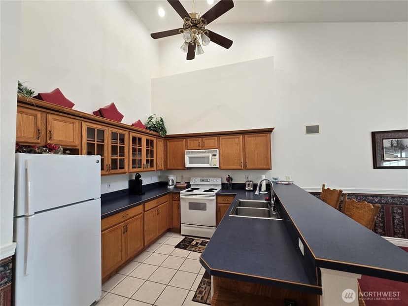 Property photo for 855 NW Ocean Shores Boulevard #201, Ocean Shores photo 4