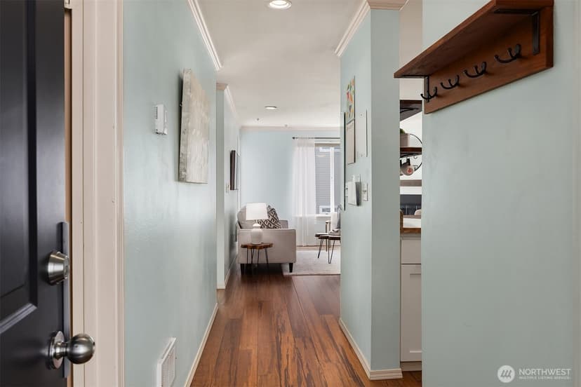 Property photo for 520 2nd Avenue W #406, Seattle photo 9
