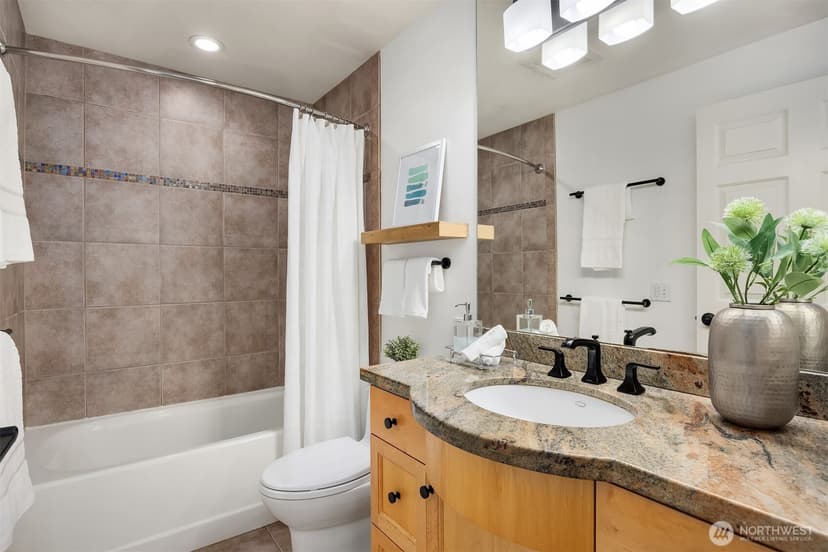 Property photo for 520 2nd Avenue W #406, Seattle photo 14