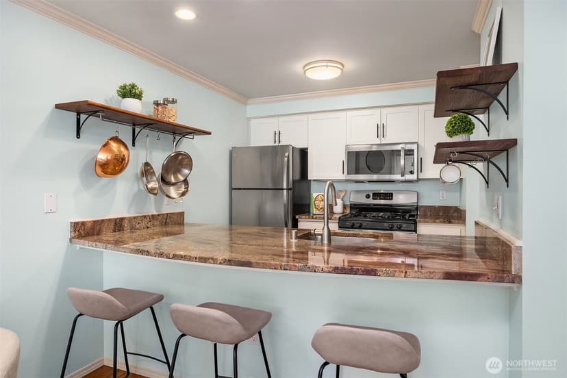 Property photo for 520 2nd Avenue W #406, Seattle photo 6
