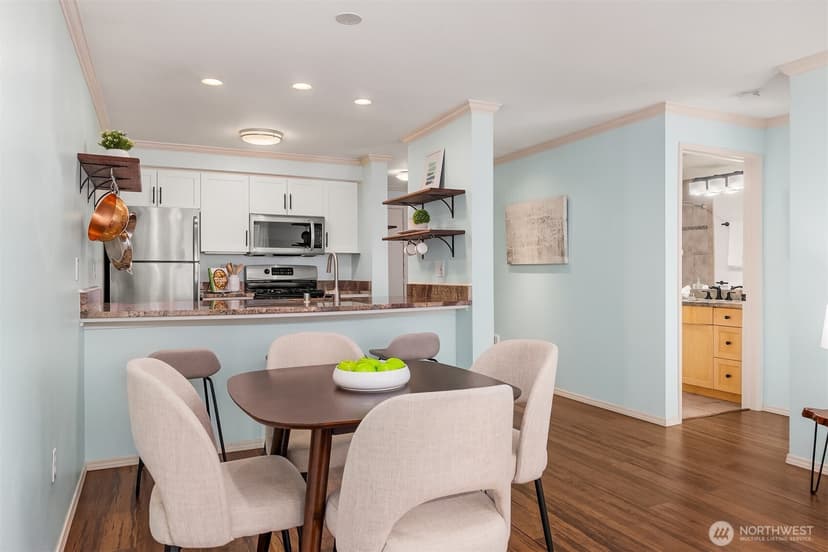 Property photo for 520 2nd Avenue W #406, Seattle photo 8