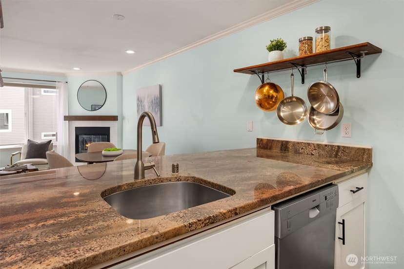 Property photo for 520 2nd Avenue W #406, Seattle photo 7