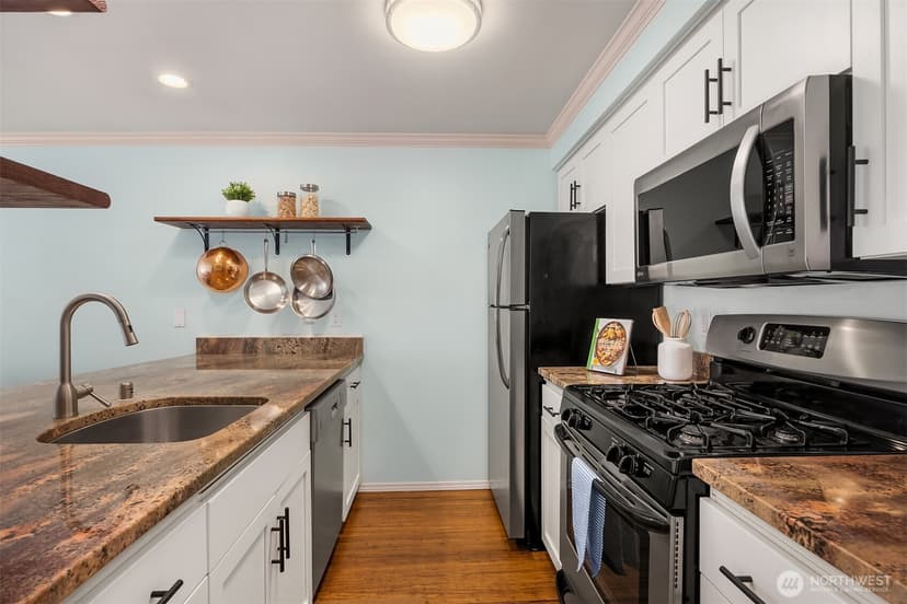 Property photo for 520 2nd Avenue W #406, Seattle photo 10