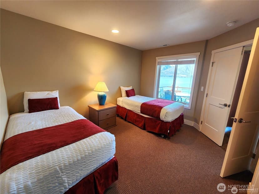 Property photo for 1 Lakeside 719-M, Manson photo 15