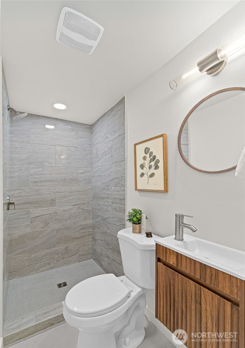Property photo for 2460 S 121 Street, Burien photo 8