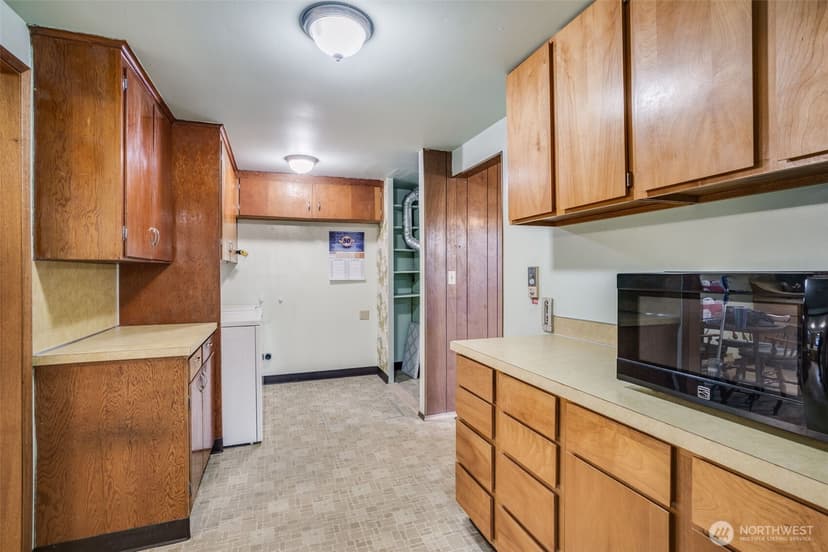 Property photo for 345 S 184th Street, Burien photo 16