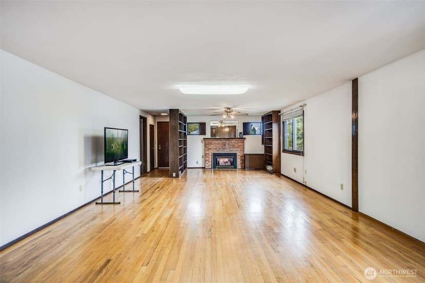Property photo for 345 S 184th Street, Burien photo 10