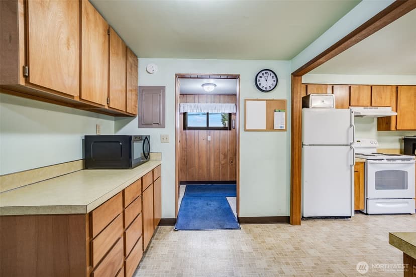 Property photo for 345 S 184th Street, Burien photo 17