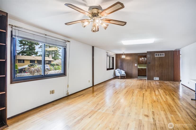 Property photo for 345 S 184th Street, Burien photo 13