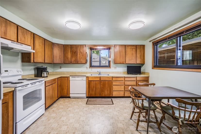 Property photo for 345 S 184th Street, Burien photo 18