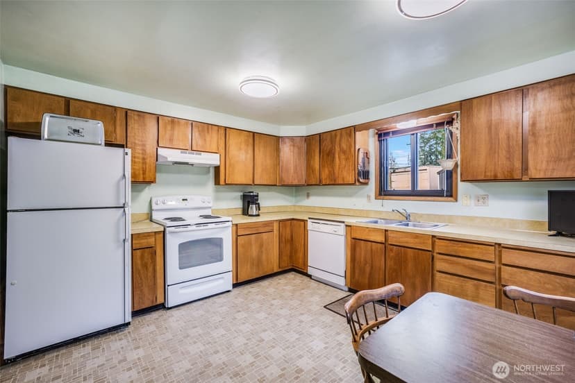 Property photo for 345 S 184th Street, Burien photo 21